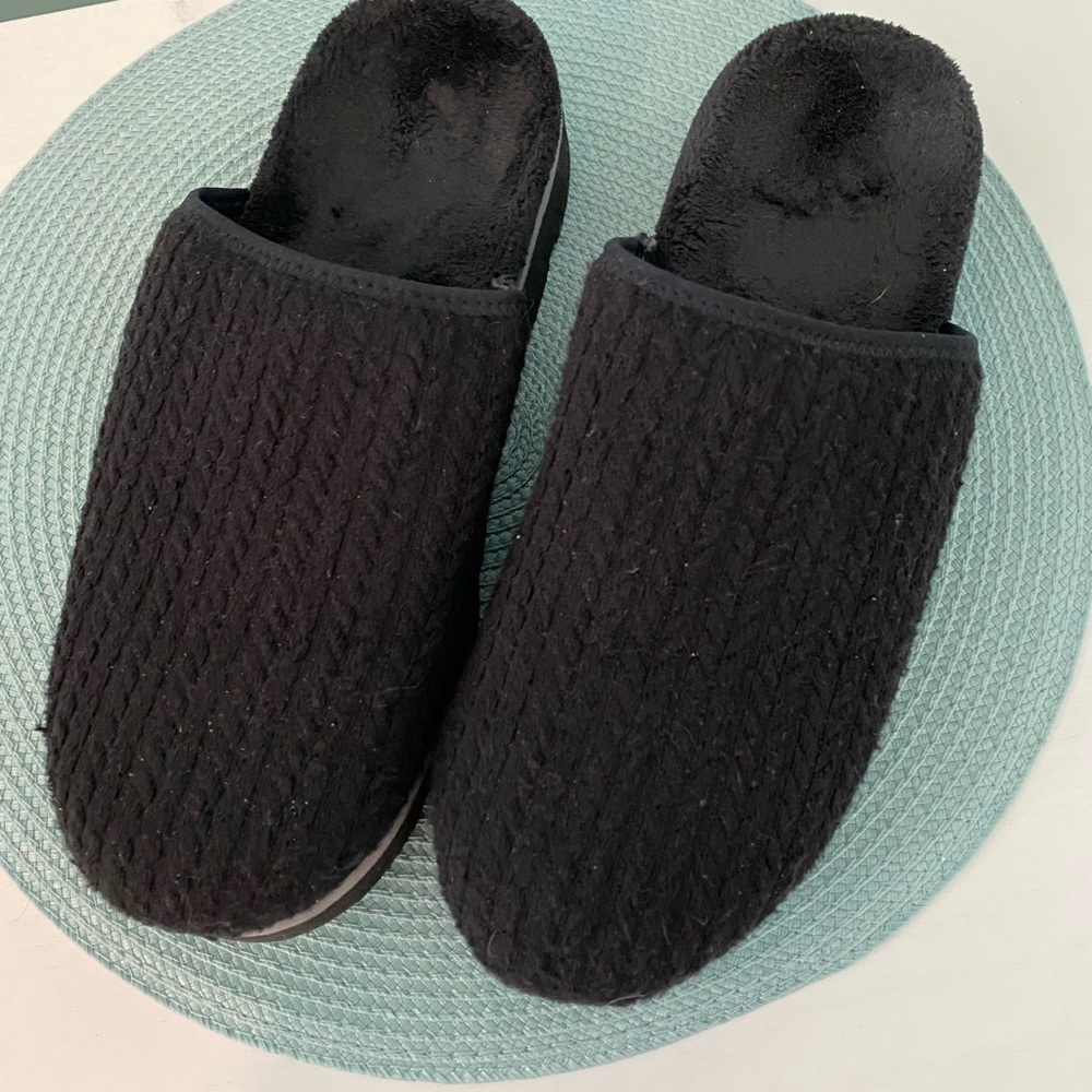 Vionic Cozy Black Slippers